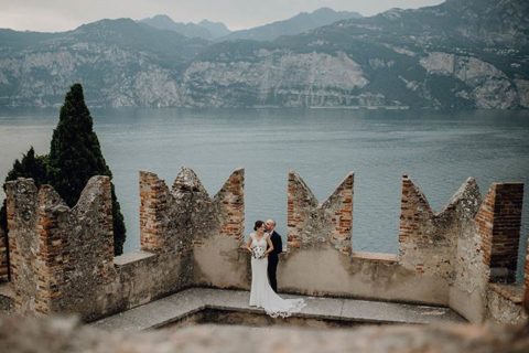 A great wedding surprise at Malcesine Castle on Lake Garda