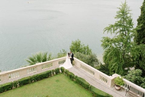 Have a look to Carrie and Daniel’s wedding on Lake Garda! A romantic ceremony at Isola del Garda and a fun reception to follow in a pretty restaurant on Western shore of the Lake