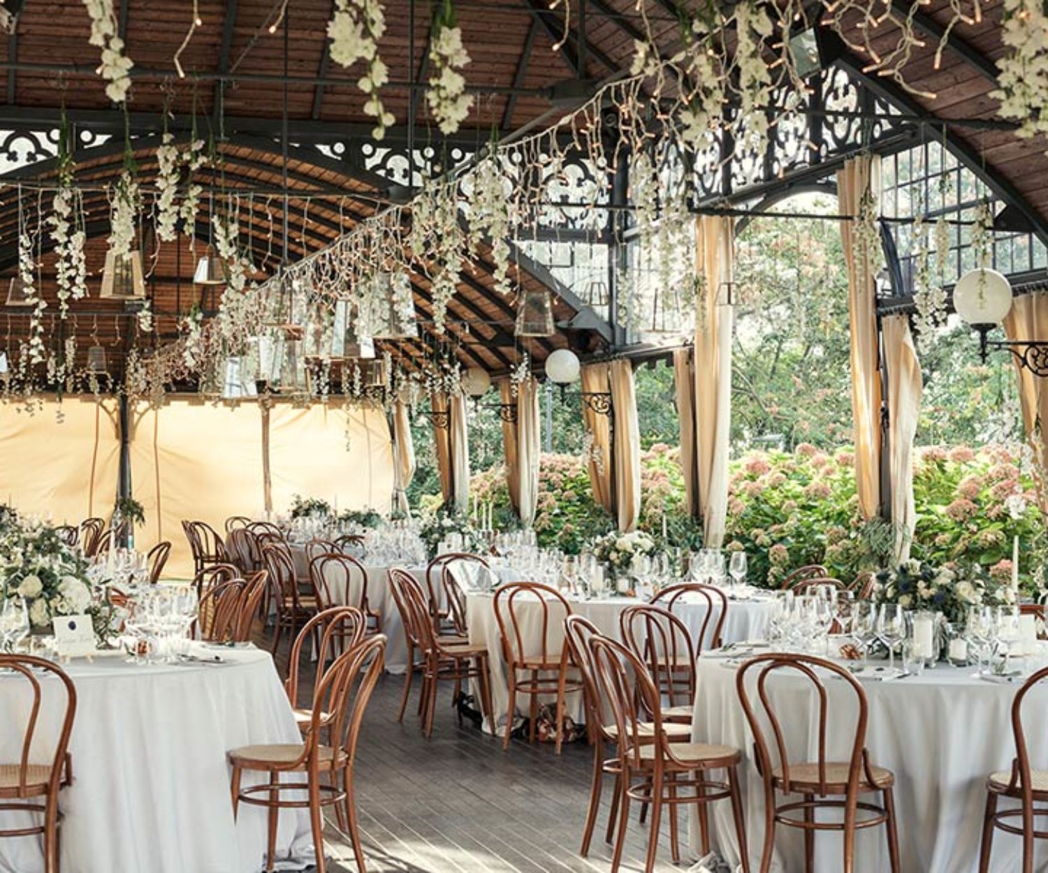 Country chic wedding reception in Langhe, Italy