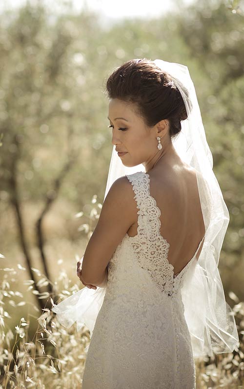 A very chic lace wedding dress