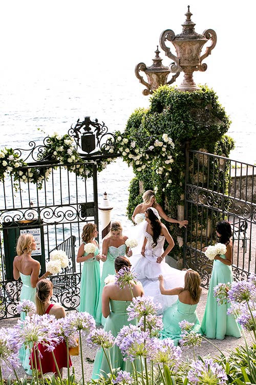 The arrival of the bride and bridesmaids in Villa del Balbianello