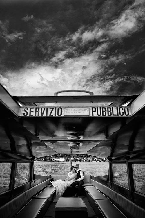 Wedding boat photo session on Lake Orta