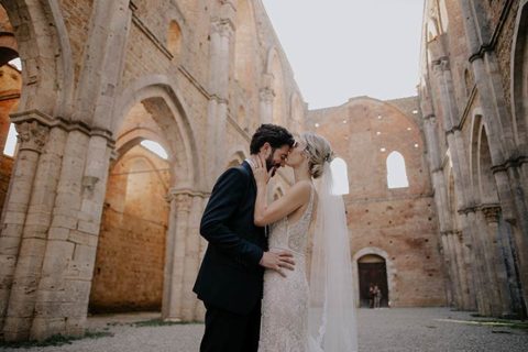 A Romantic wedding in San Galgano, Tuscany