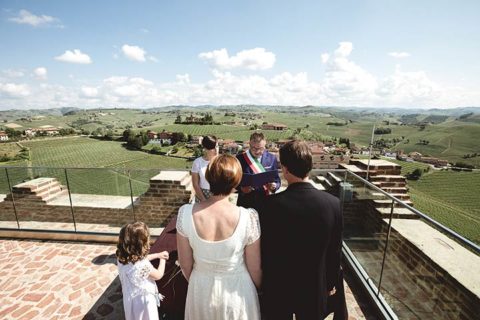 A romantic Elope in Langhe vineyards