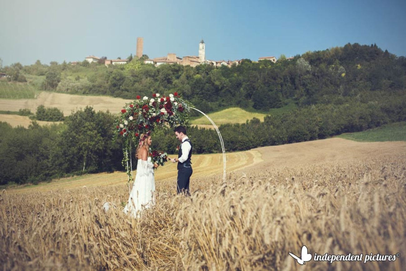 Elopement in Piemonte Countryside - photo by Independent Pictures