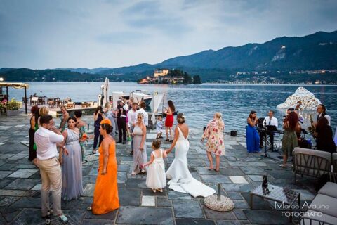 A wonderful hotel wedding on Lake Orta