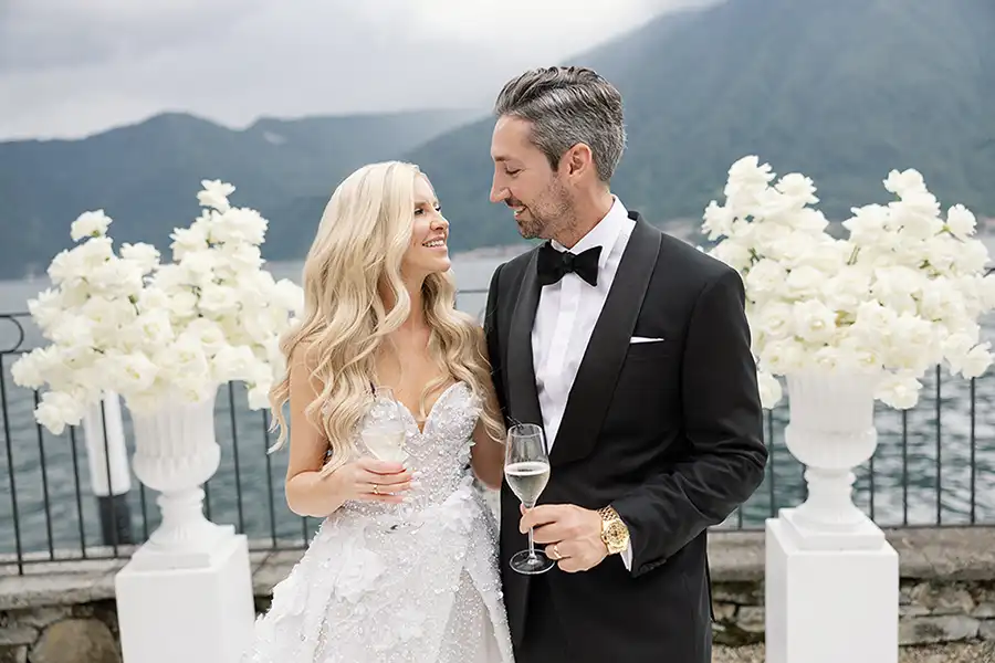 Stylish wedding portraits overlooking the lake in one of Italy’s most iconic destinations.
