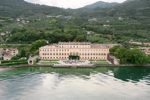 Destination wedding on Lake Garda at Villa Bettoni